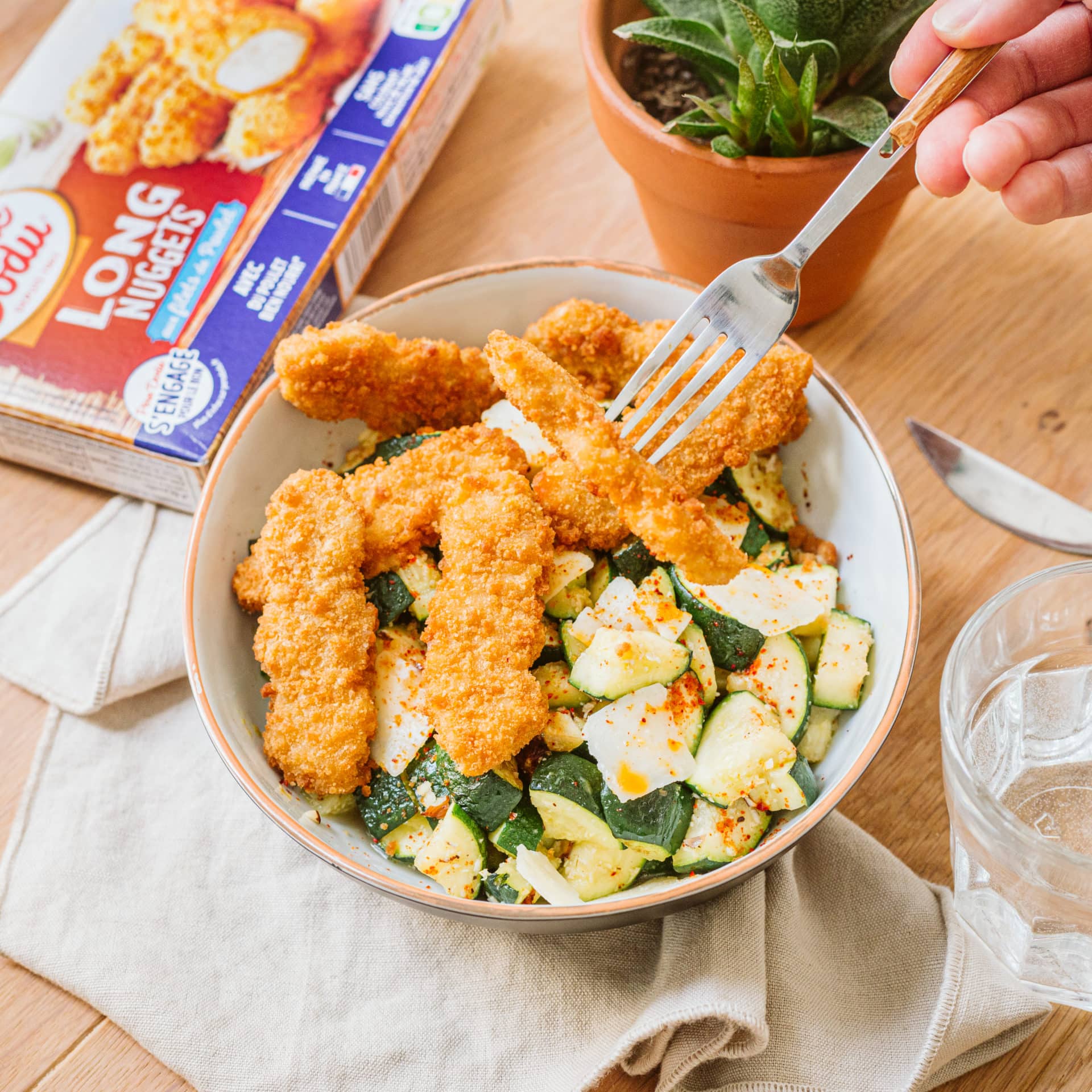 Photo recette Long Nuggets Père Dodu et ses courgettes sautées à l'ail et au parmesan